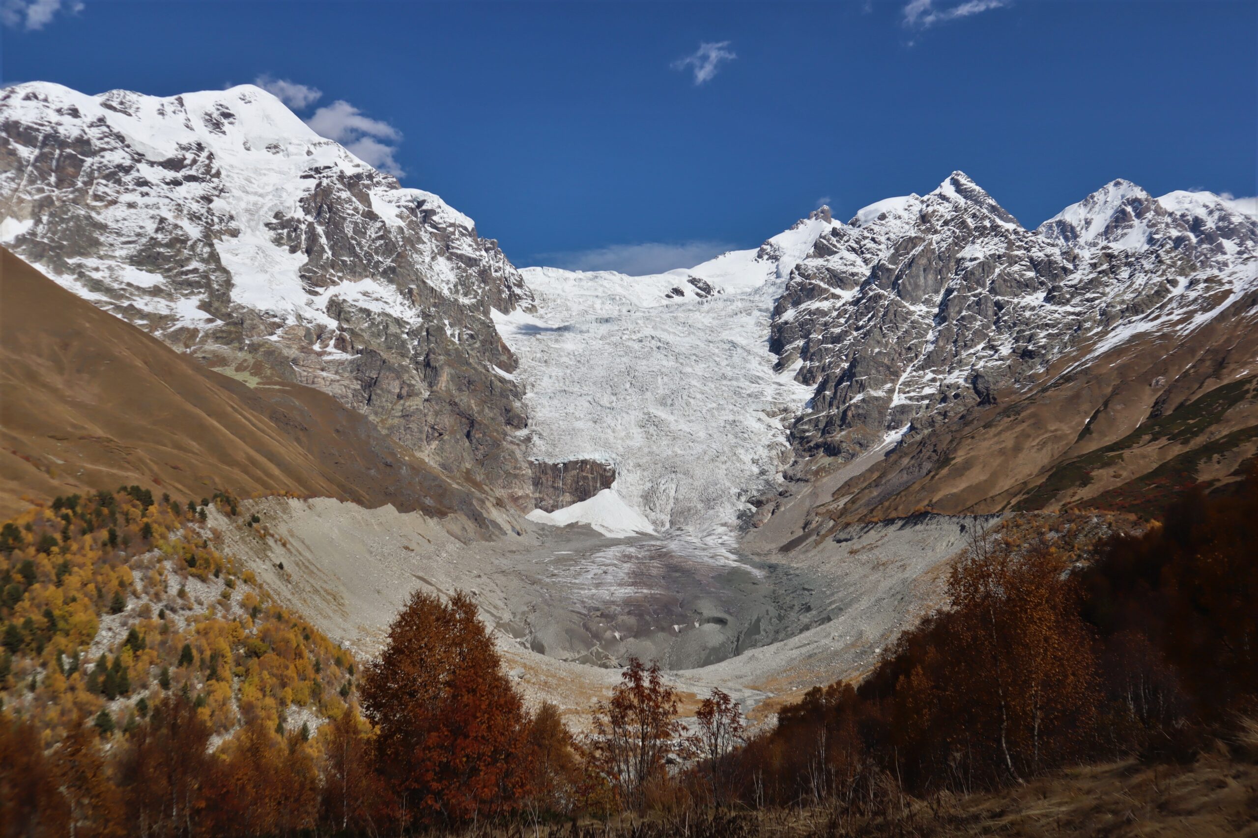 Adishi glaciar - Svaneti - Georgia